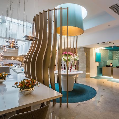 Novotel Istanbul Bosphorus Hotel Εξωτερικό φωτογραφία The lobby of the hotel