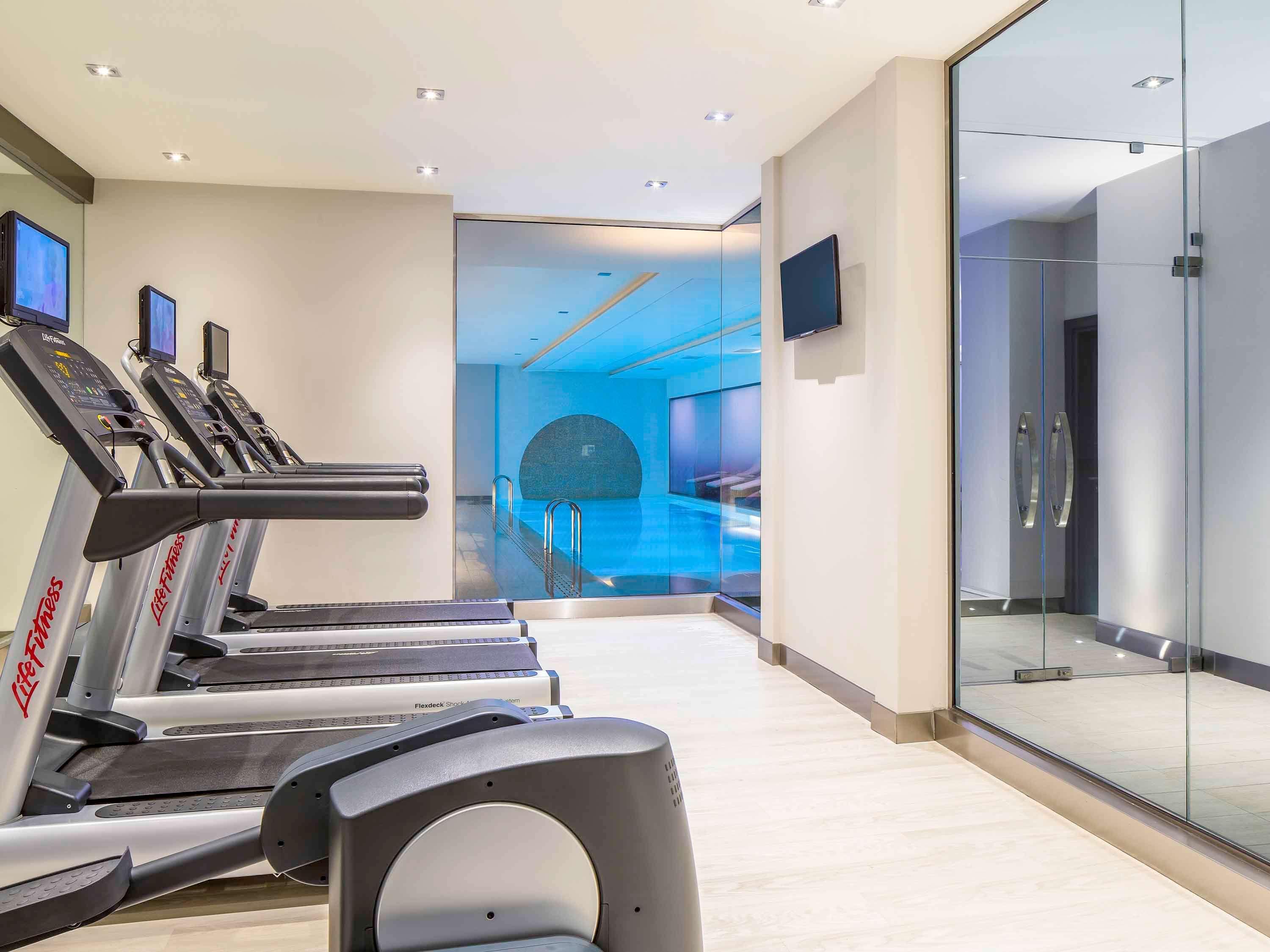 Novotel Istanbul Bosphorus Hotel Εξωτερικό φωτογραφία The gym at the hotel