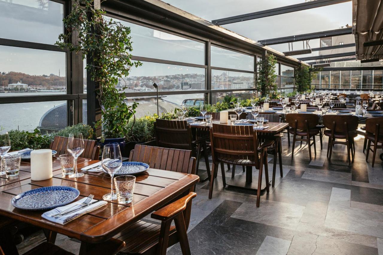 Novotel Istanbul Bosphorus Hotel Εξωτερικό φωτογραφία The rooftop restaurant