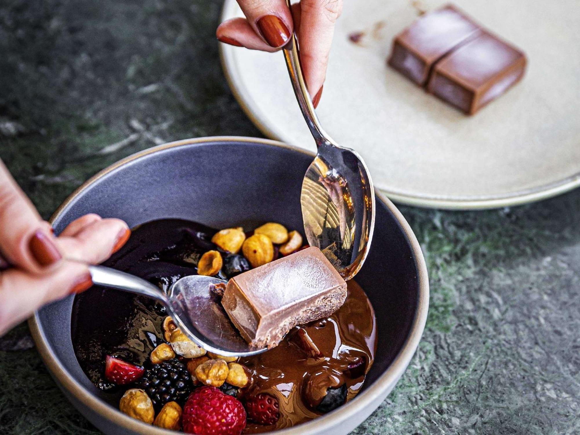 Novotel Istanbul Bosphorus Hotel Εξωτερικό φωτογραφία Chocolate ice cubes