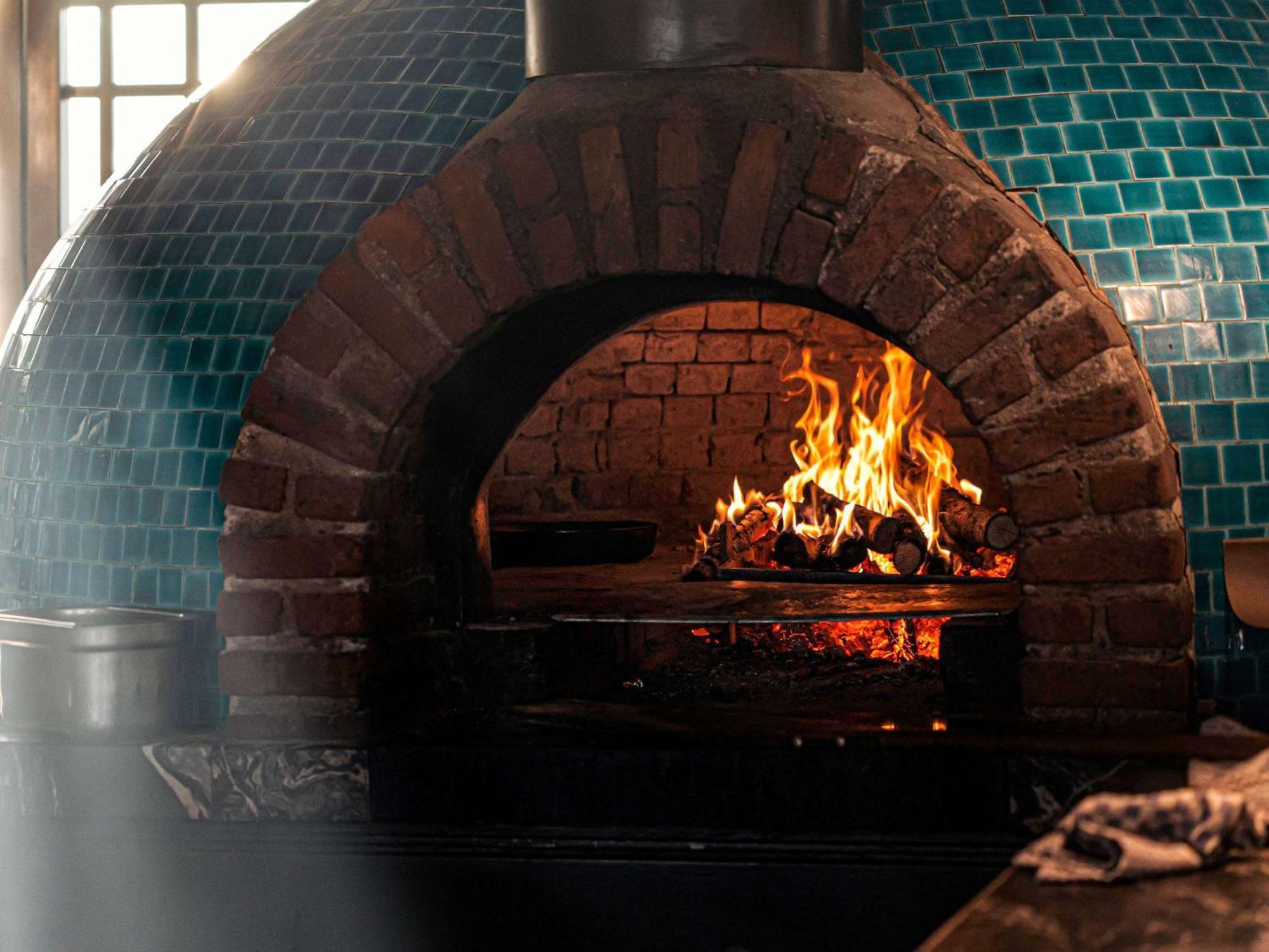 Novotel Istanbul Bosphorus Hotel Εξωτερικό φωτογραφία Wood-burning oven
