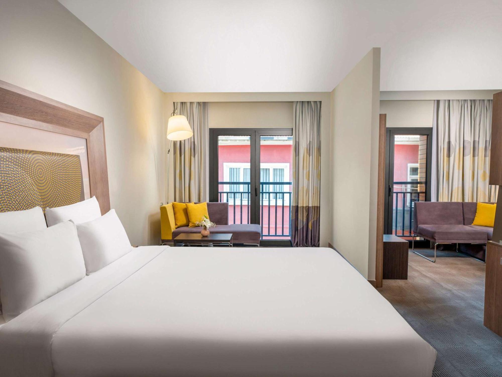 Novotel Istanbul Bosphorus Hotel Εξωτερικό φωτογραφία A room at the hotel
