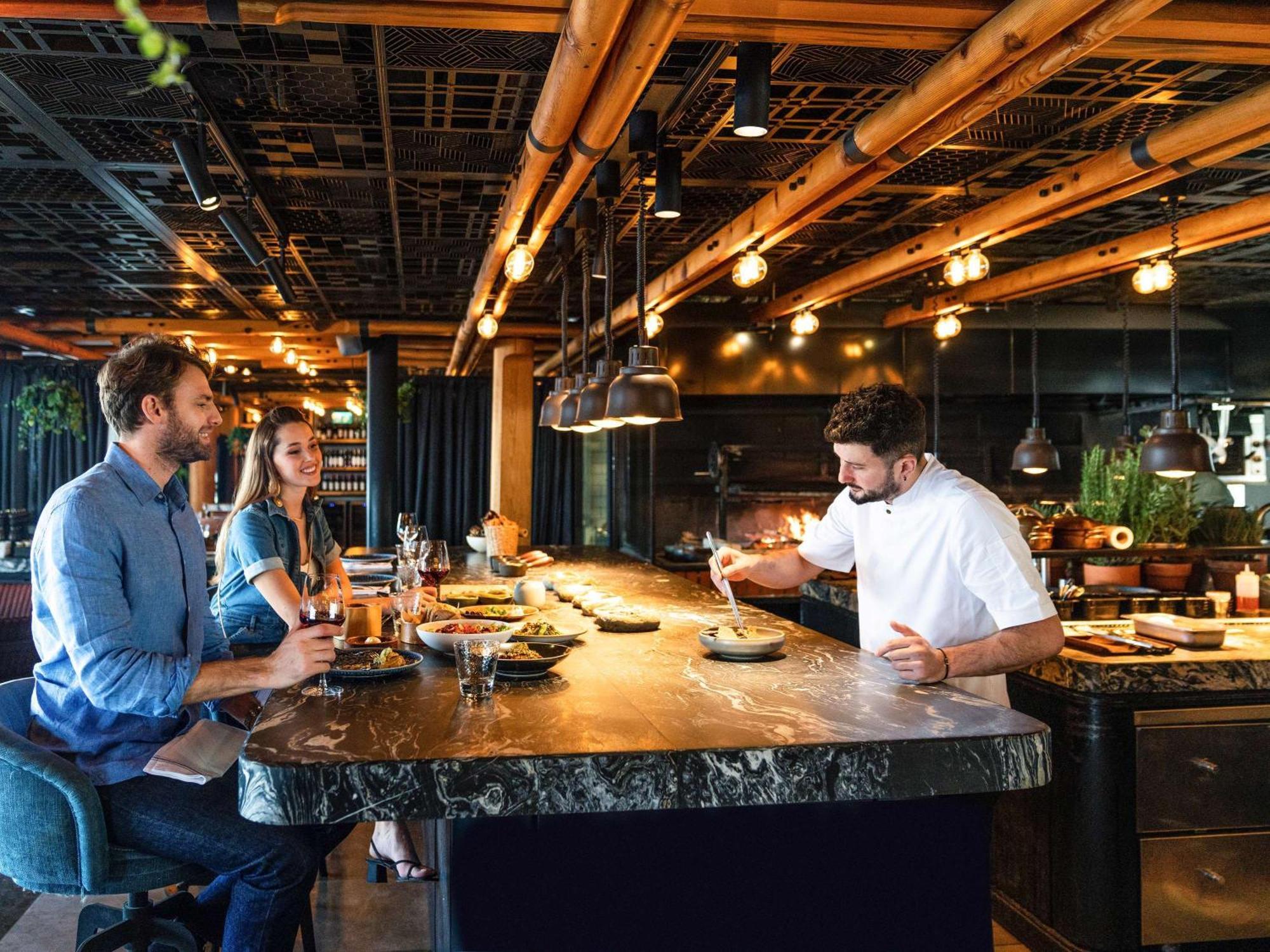 Novotel Istanbul Bosphorus Hotel Εξωτερικό φωτογραφία Chef's Table on board Celebrity Apex