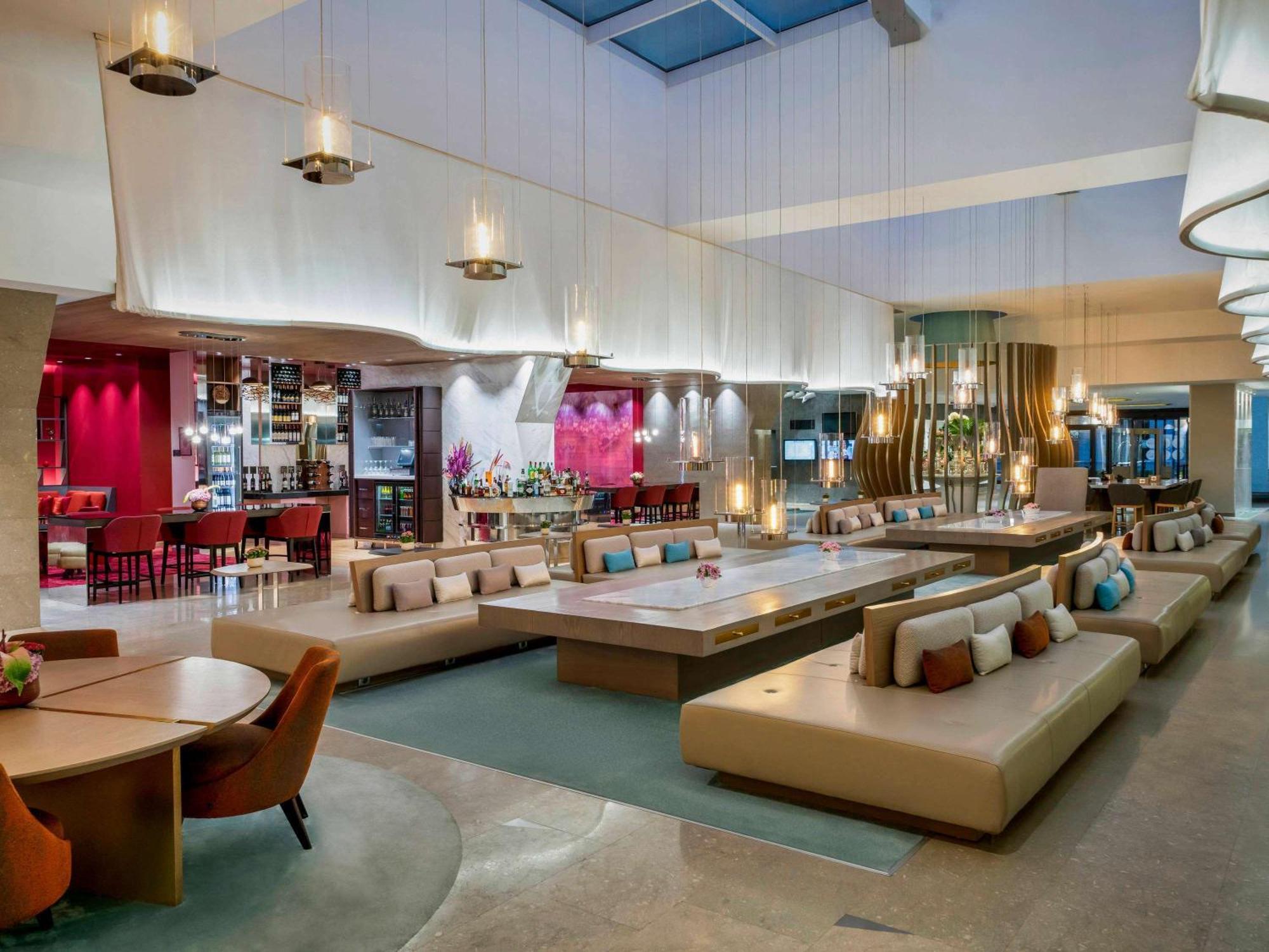 Novotel Istanbul Bosphorus Hotel Εξωτερικό φωτογραφία The lobby of the hotel